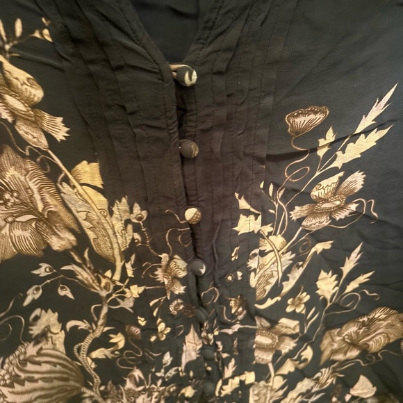 BLACK FRIDAY DEAL Anthropologie Black Top wGold/Tan Floral Pattern - Picture 4 of 6